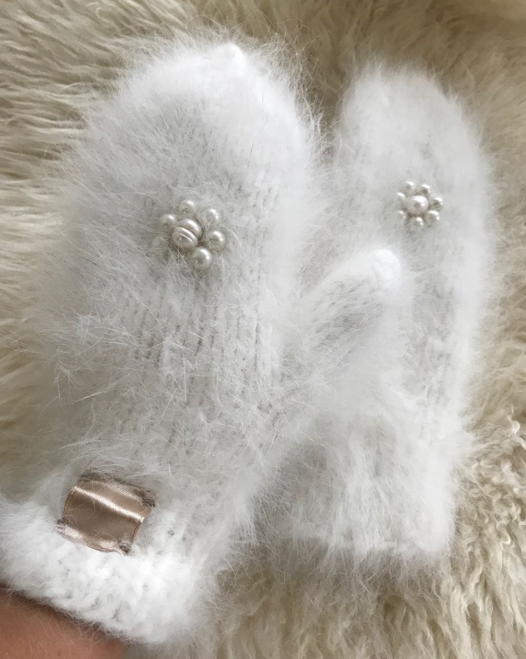 Пушистые варежки