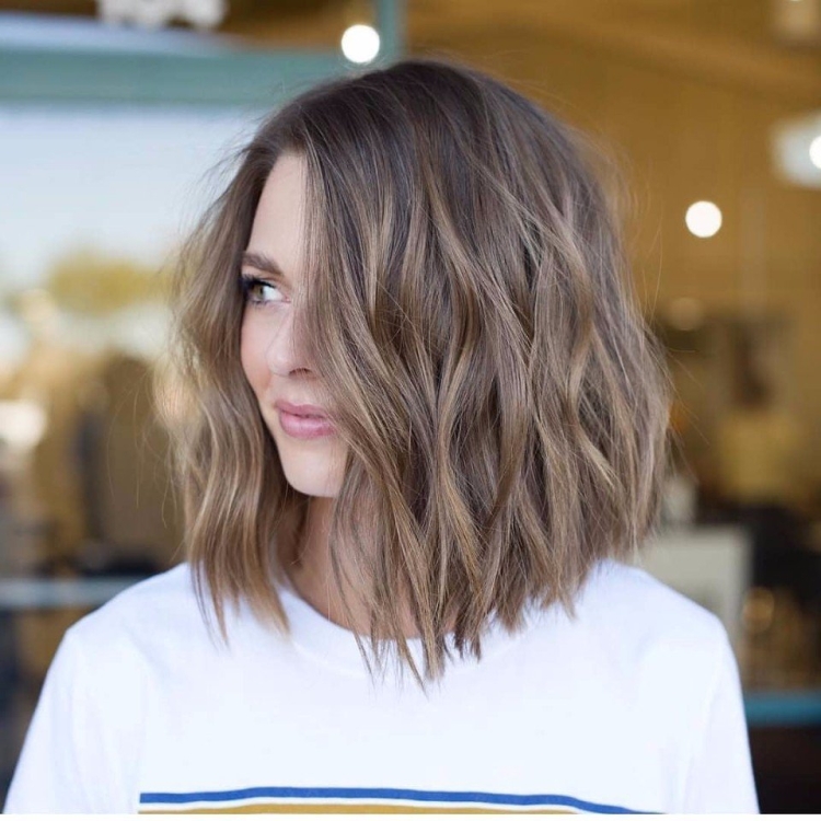 Лонг Боб и балаяж русые волосы