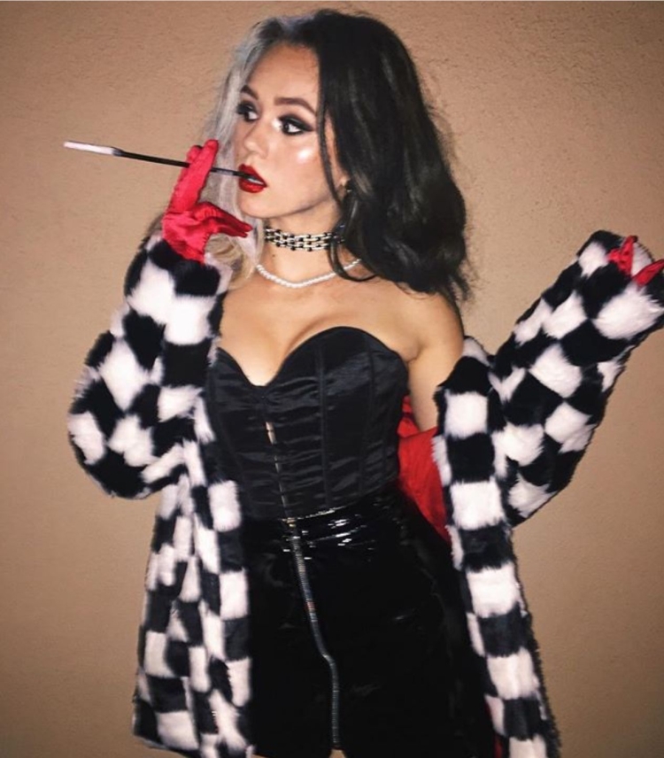 Круэлла Эстелла костюмы