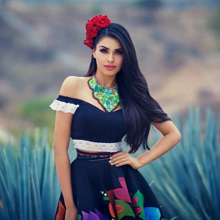 Платье в мексиканском стиле