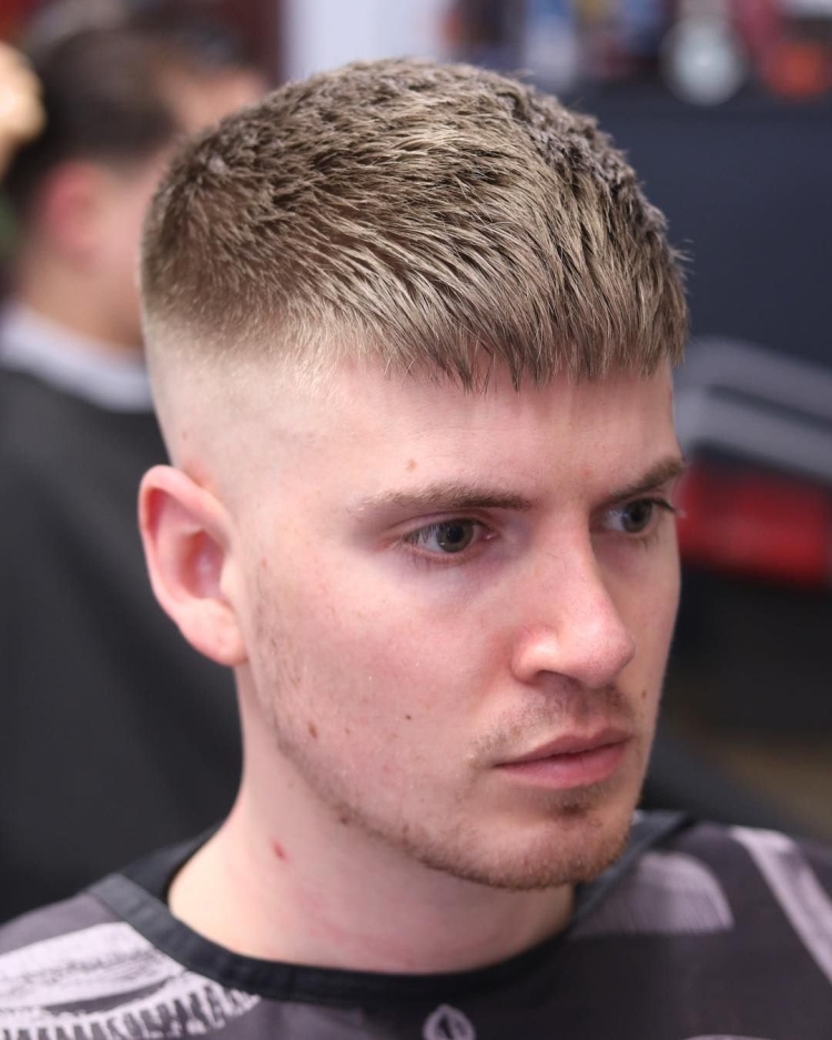 Кроп стрижка Цезарь