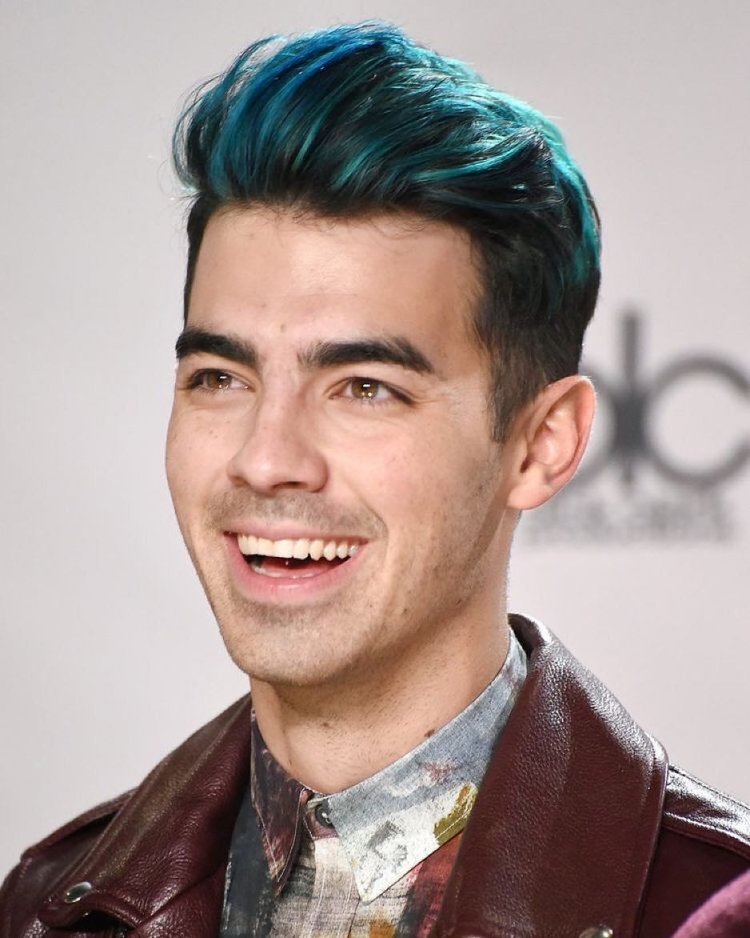 Джо Джонас цвет волос