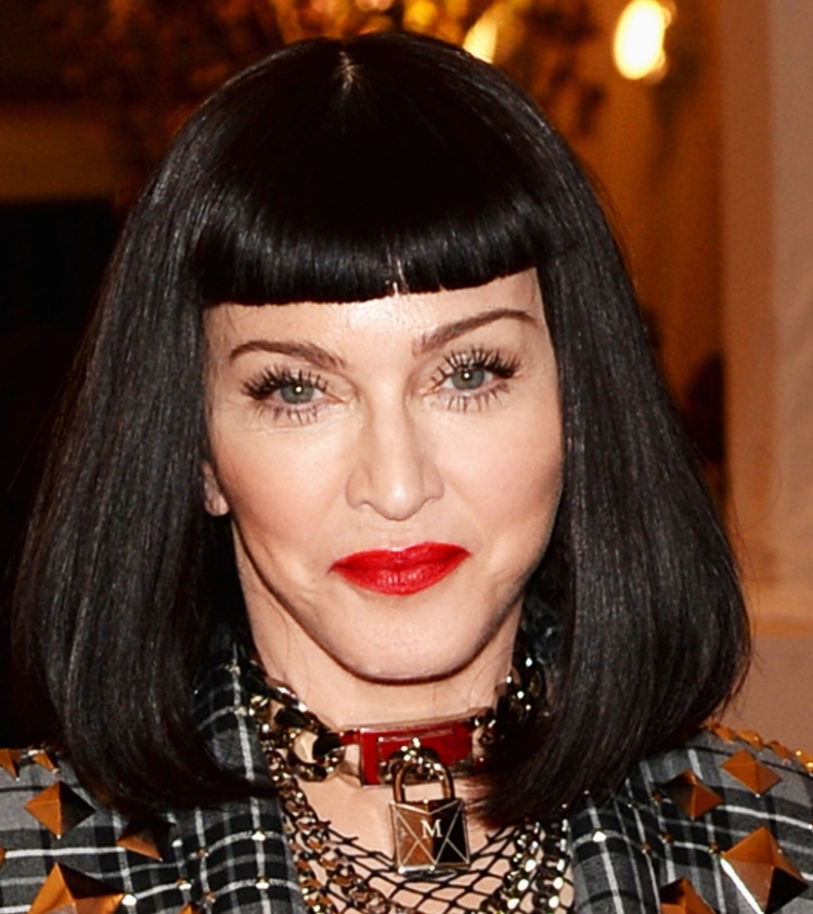 Мадонна каре стрижка