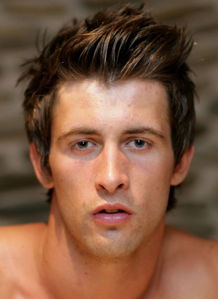 Актеры с широкими скулами