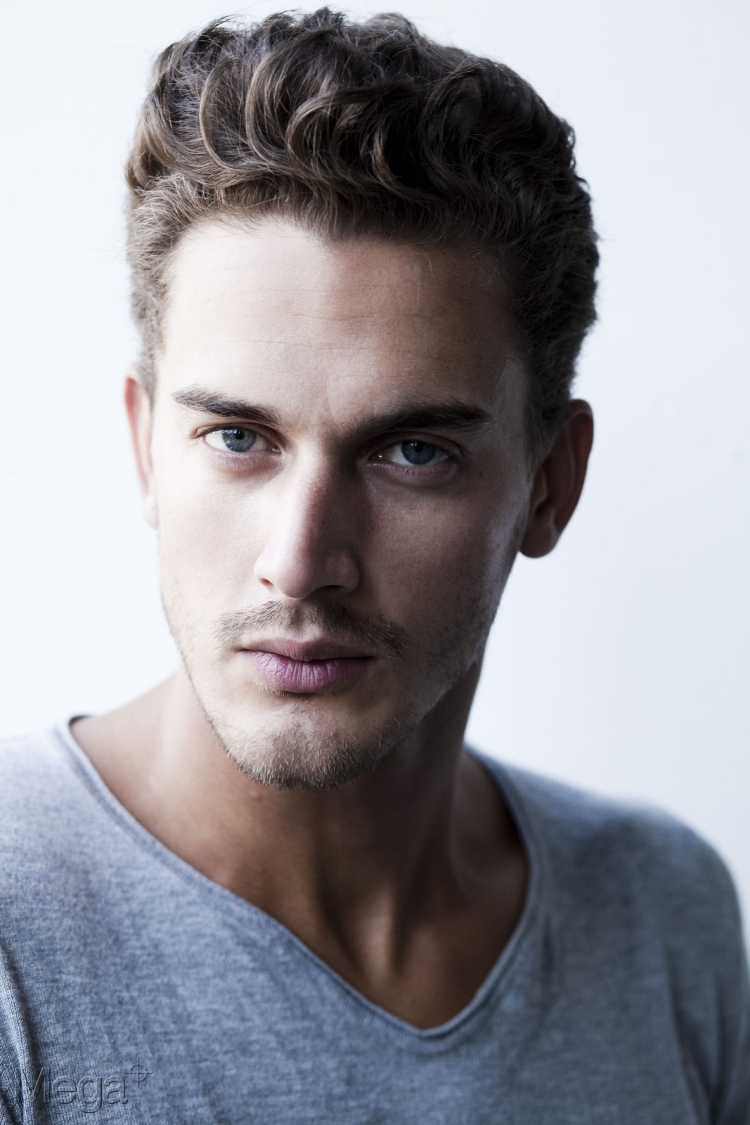 Мужские стрижки с открытым лбом