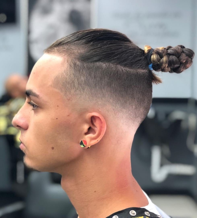 Фейд андеркат топкнот