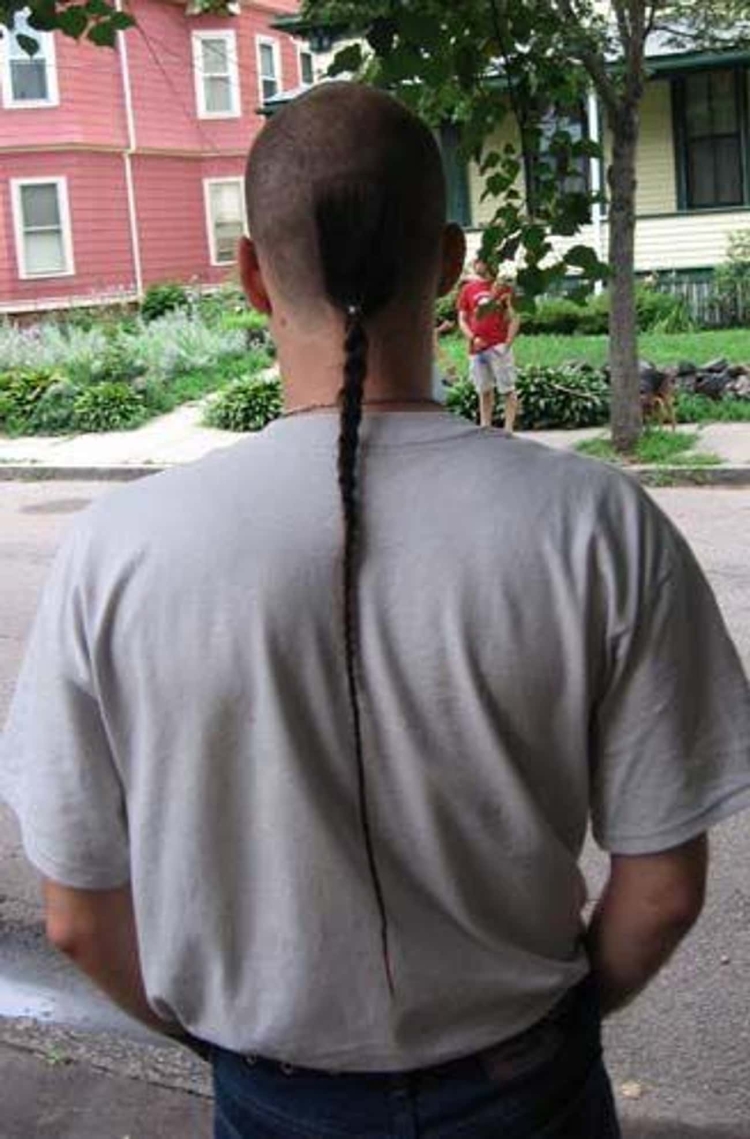 Коса на затылке у мужчин