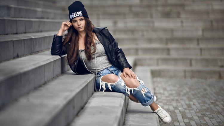 Девушка пацанка