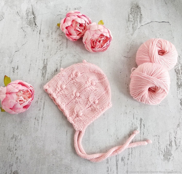 Детские вязаные чепчики