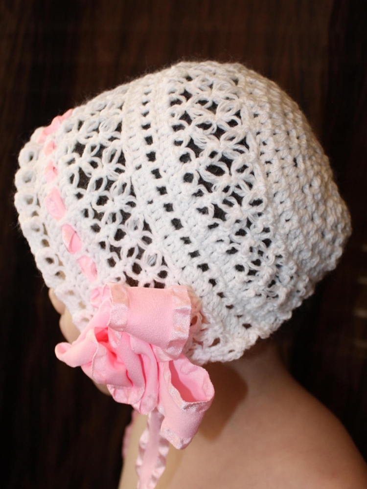 Ажурная шапочка для новорожденного