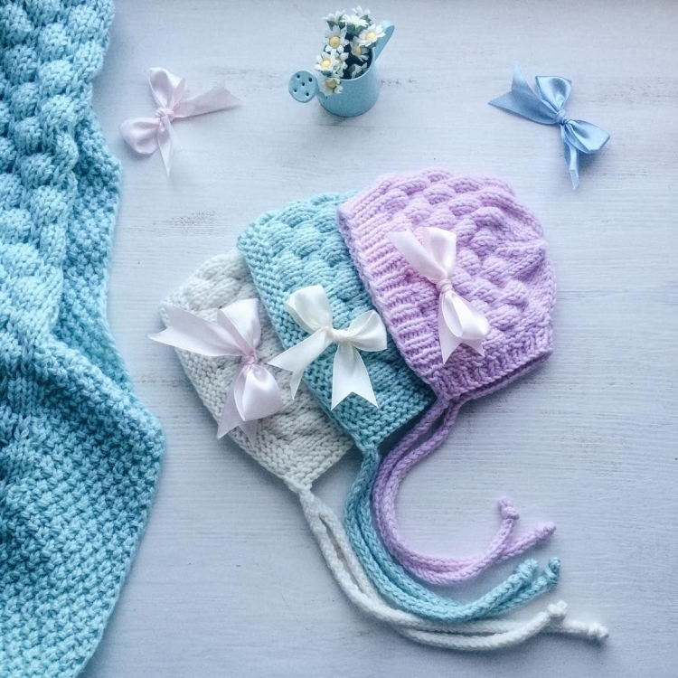 Детский вязаный чепчик мятного цвета