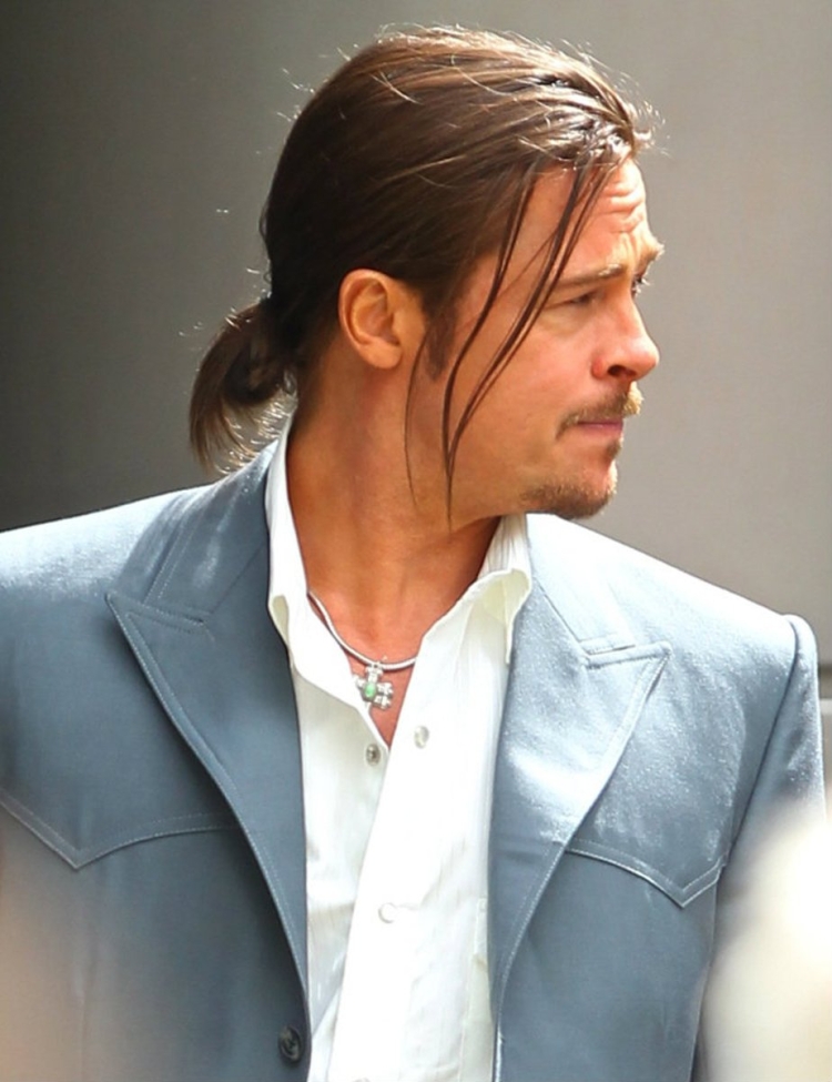 Брэд Питт с длинными волосами