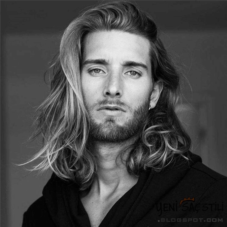 Tom Busson длинные волосы