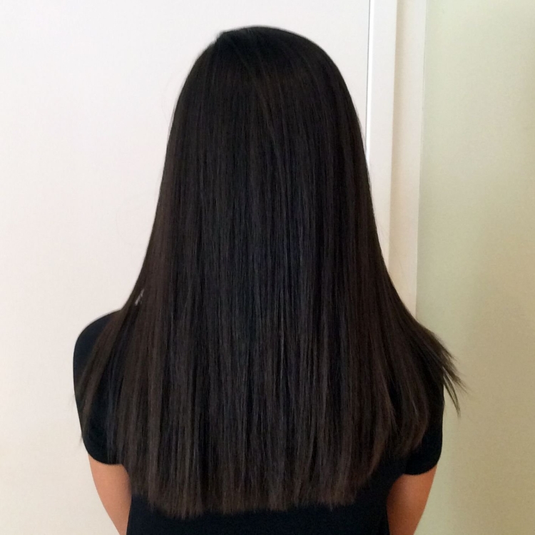 Черные волосы до лопаток