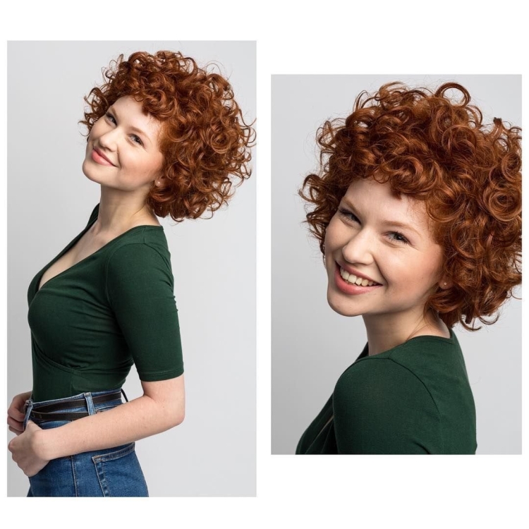 Рыжая кудрявая прическа