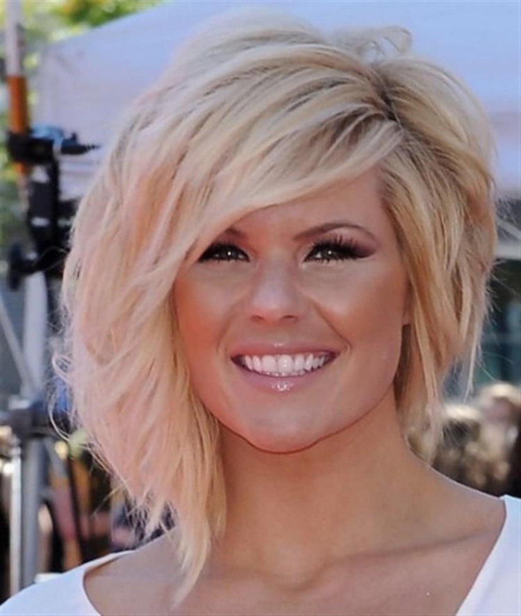 Каскад Боб с асимметричной челкой