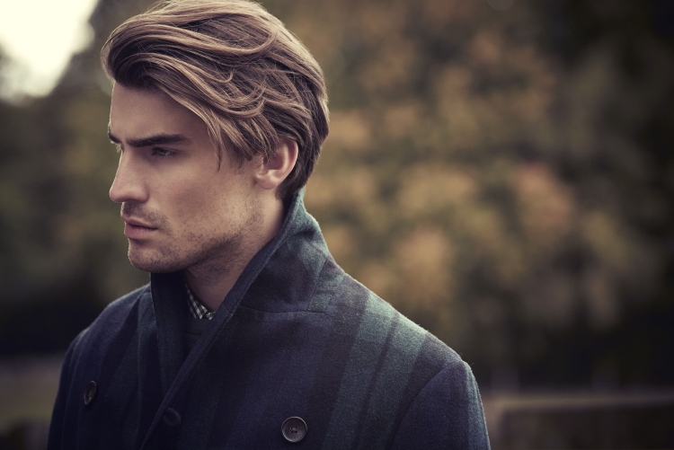 Мужские небрежные прически средней длины