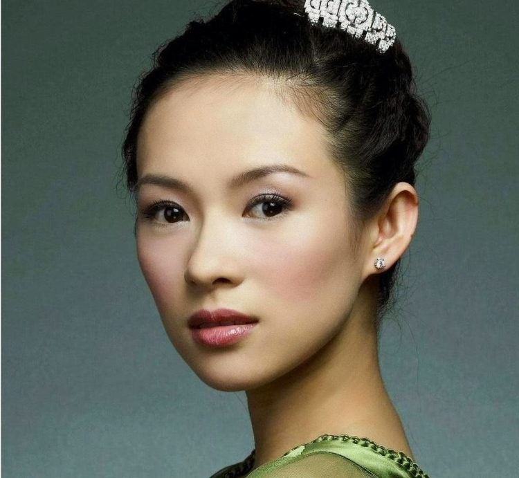 Китаянка круглая прическа