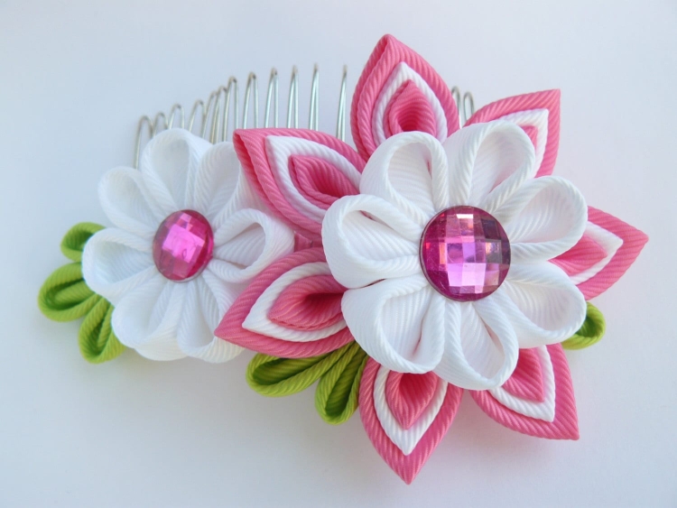 Цветы из лент для заколок