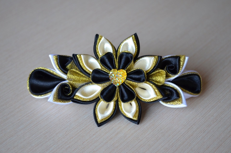 Заколки канзаши для женщины