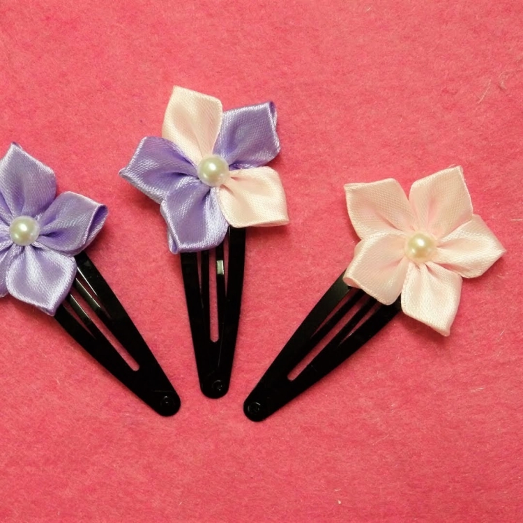 Заколки из атласных лент