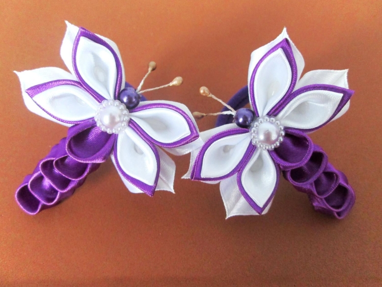 Резинки и заколки из атласных лент