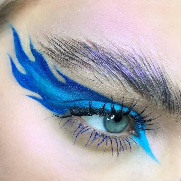 Необычный макияж глаз