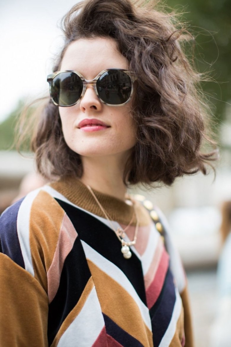 Боб каре на кудрявые волосы средней