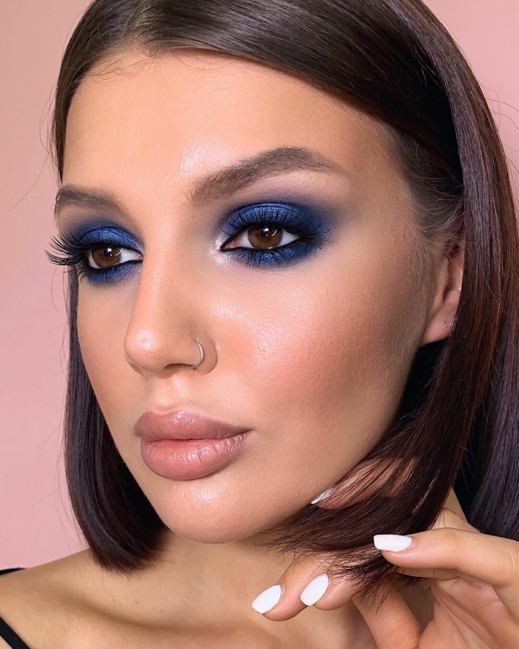 Синий Смоки айс для карих глаз