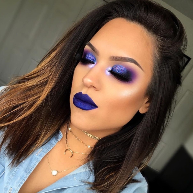 Яркий темный макияж