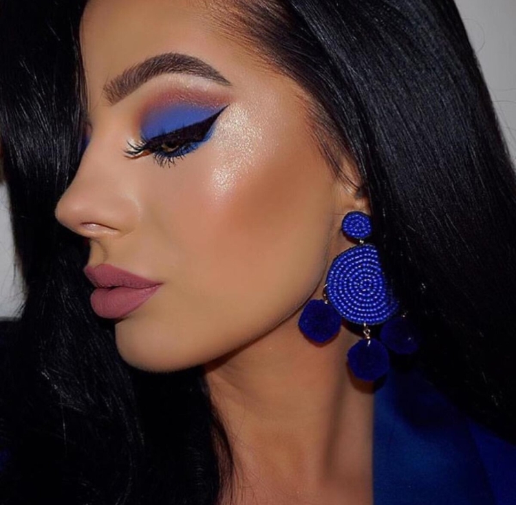 Синий макияж