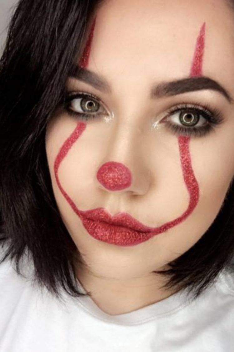 Макияж на Хэллоуин с красной помадой