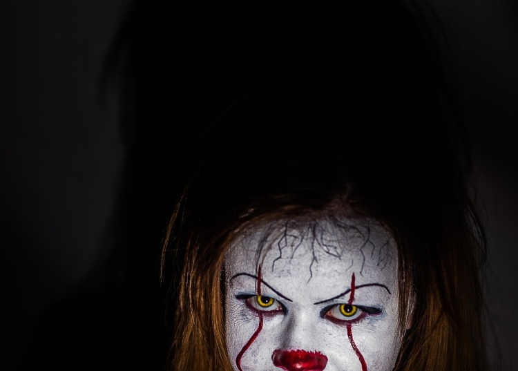 Макияж на Хэллоуин Получеловек полупенивайз