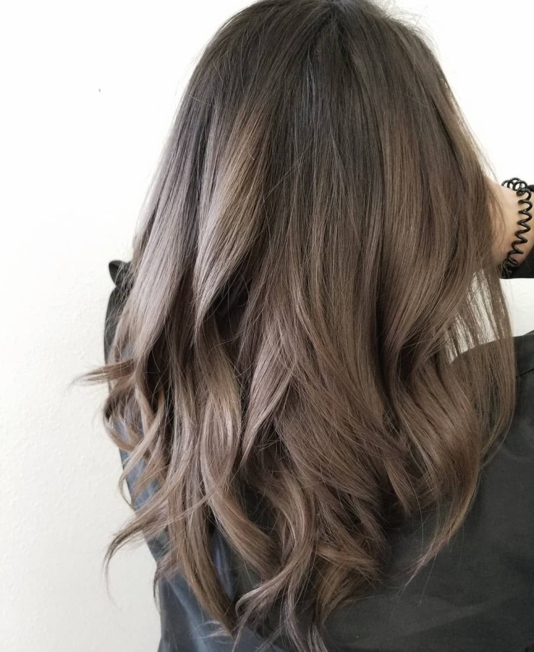 Пепельно коричневые волосы