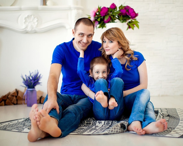 Образы для семейной фотосессии в студии