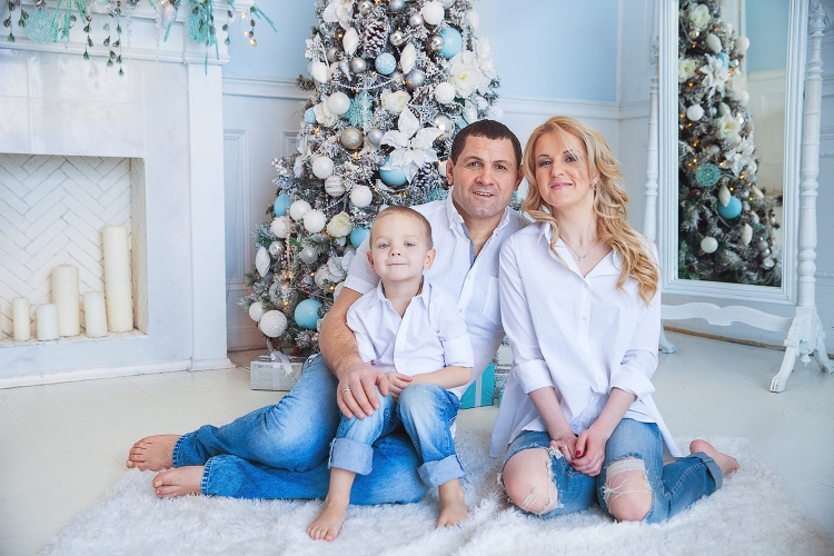 Фотосессия семейная Новогодняя в синих тонах