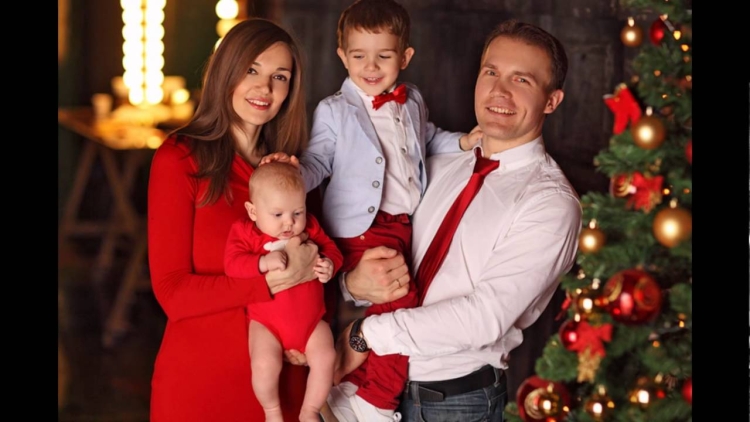 Новогодняя семейная фотосессия в студии