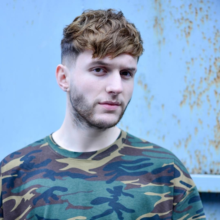 Артем Золотов