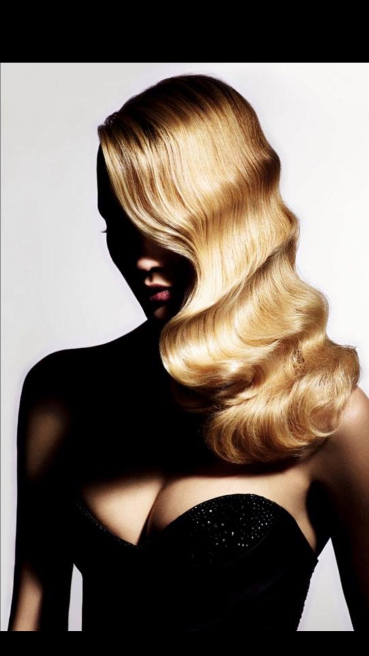 Голливудская волна блонд