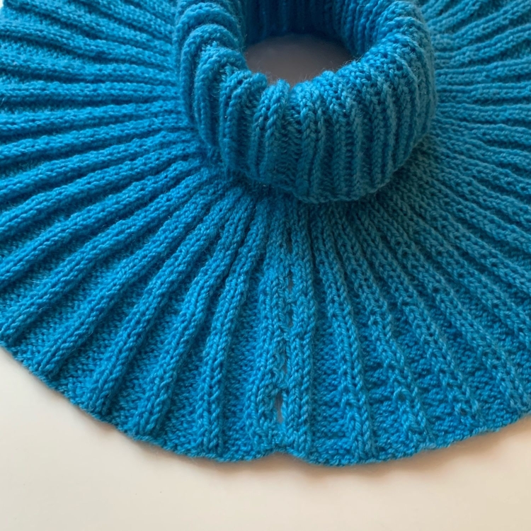 Трикотажный воротник