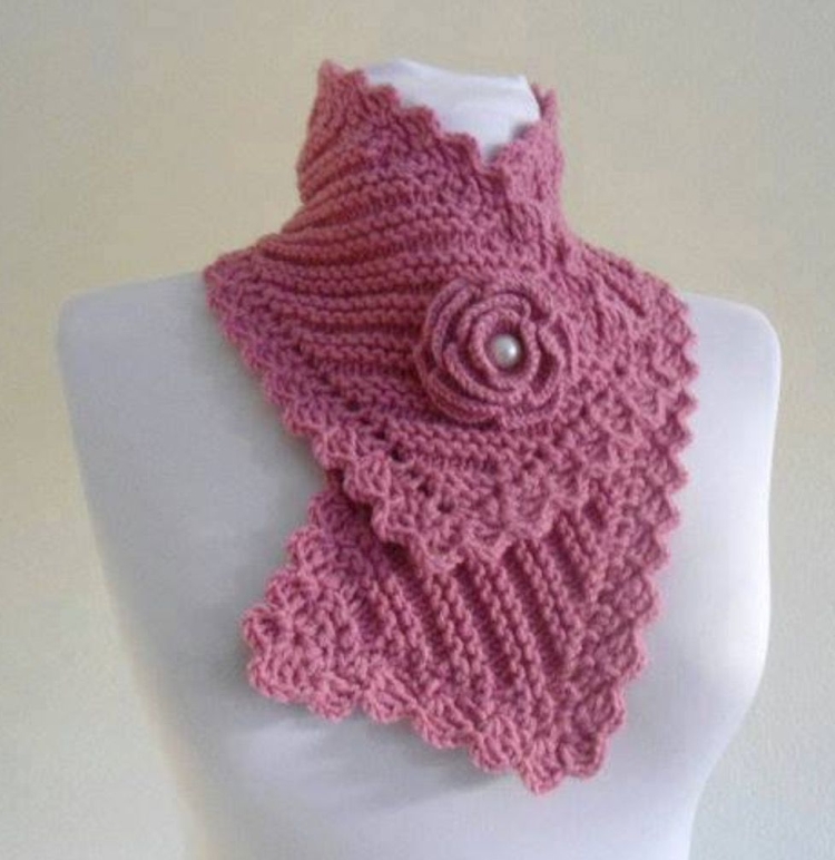 Оригинальный шарф манишка спицами