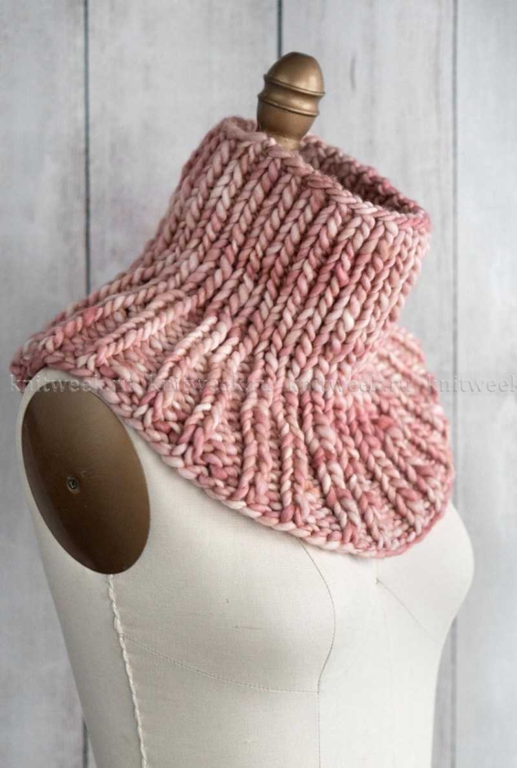 Шарф-манишка спицами