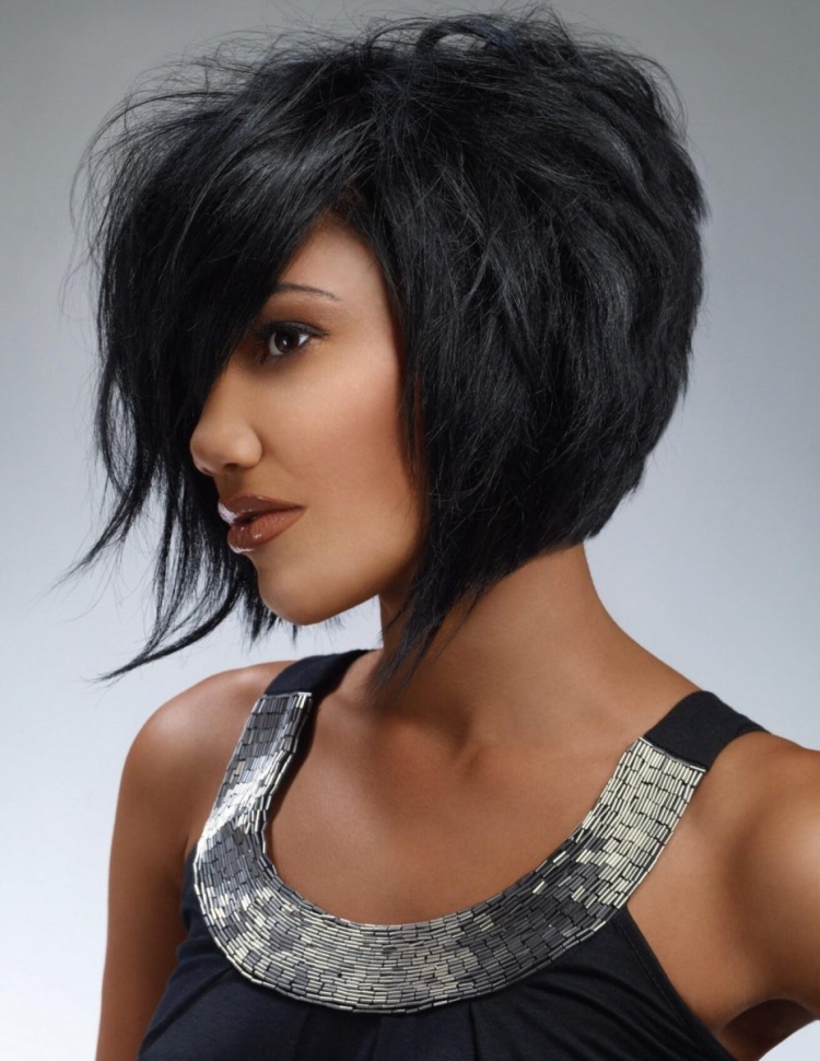 Боб-каре на средние с короткой макушкой