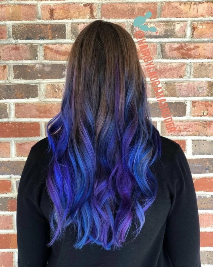 Синие пряди