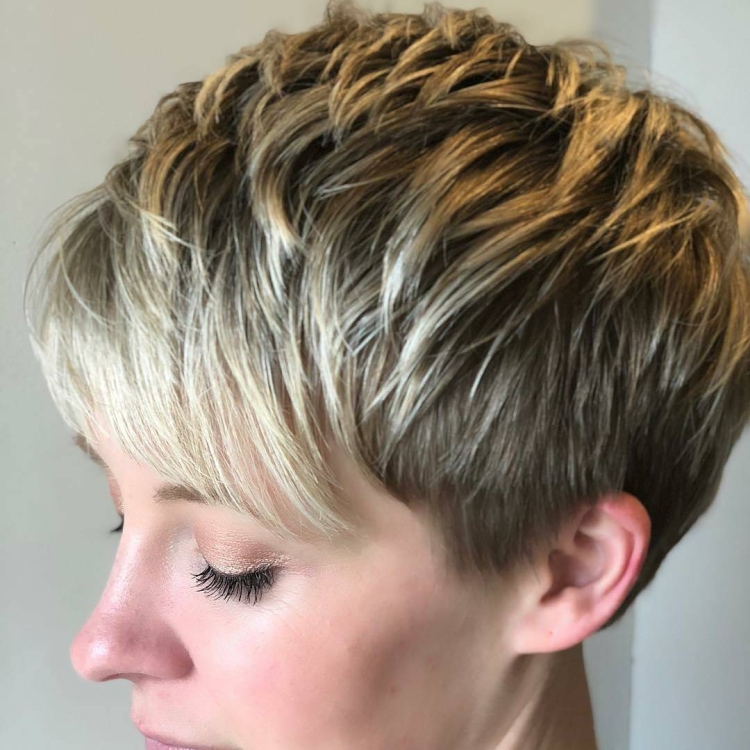 Стрижка Гарсон мелирование