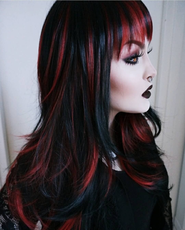 Красное мелирование на черные волосы