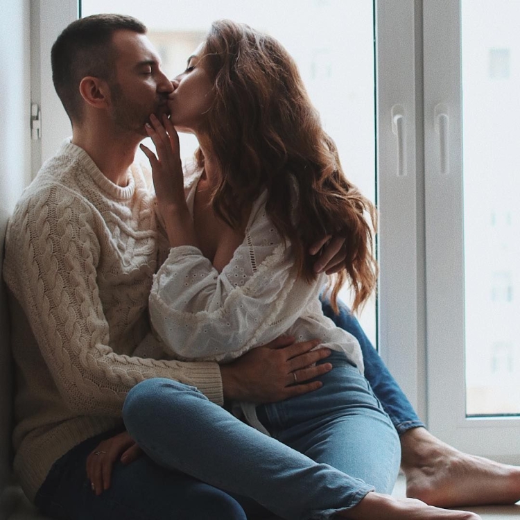 Фотосессия пары в домашнем стиле