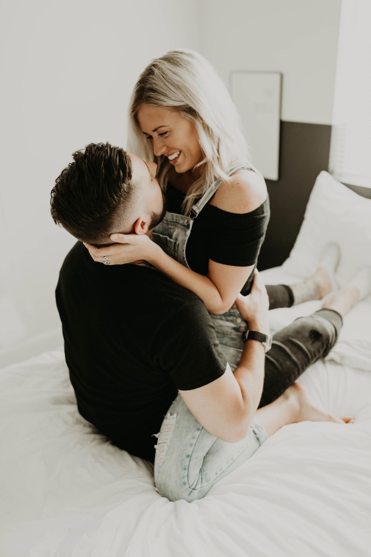 Домашняя фотосессия с парнем