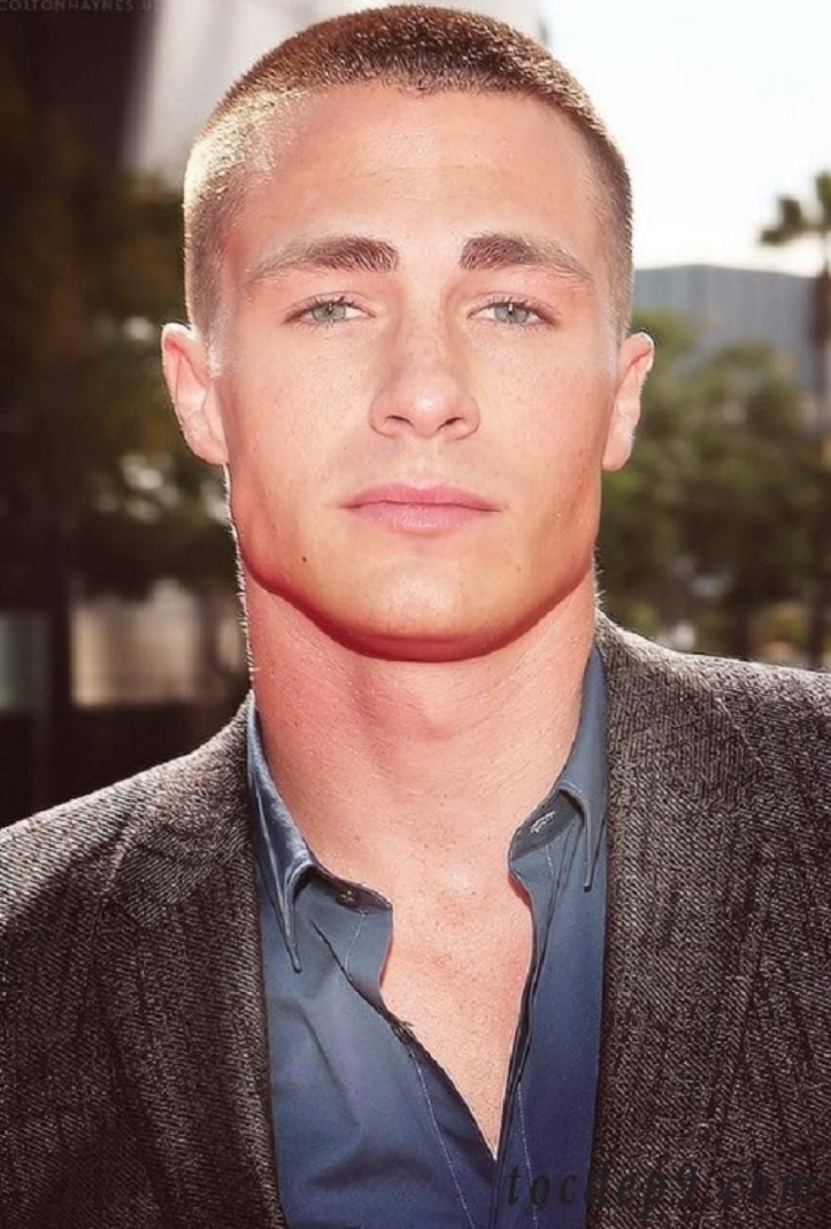 Колтон Хэйнс блондин