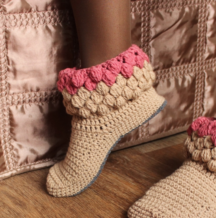 Вязаные домашние тапочки